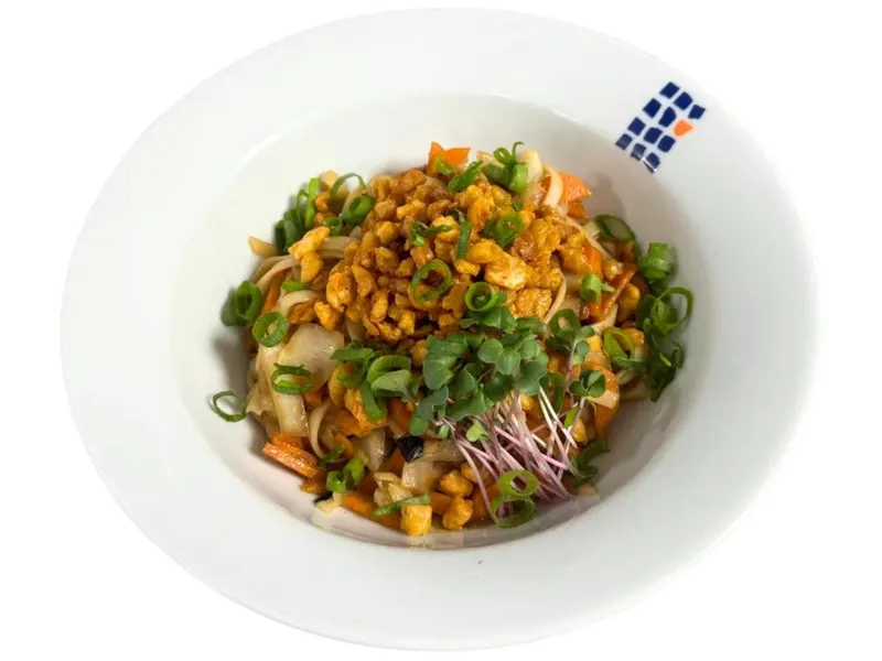 Yaki Udon mit Soja-Crunsch,
