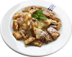 Kaiserschmarrn mit Puderzucker